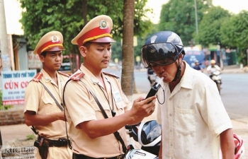 Sử dụng rượu bia khi tham gia giao thông:  Cần phạt thật nghiêm!