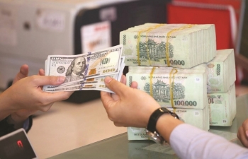 Lãi suất thêm nhiều sức ép