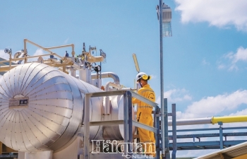 Doanh nghiệp dầu khí trước khó khăn kép