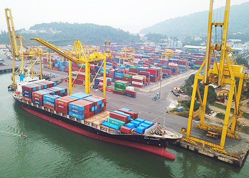 khach hang lon tai lao lua chon cang da nang de ra bien dong