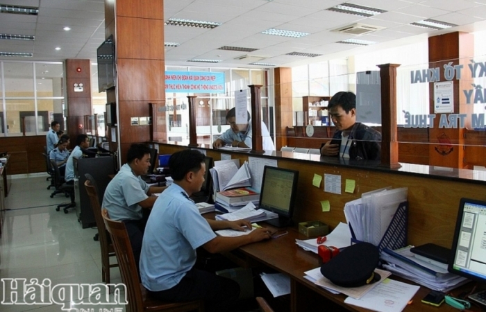 Phải điều chỉnh danh sách người xuất nhập khẩu trên Danh mục miễn thuế