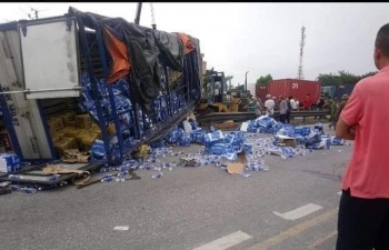Xe tải đâm vào đoàn người ở Hải Dương, ít nhất 6 người chết