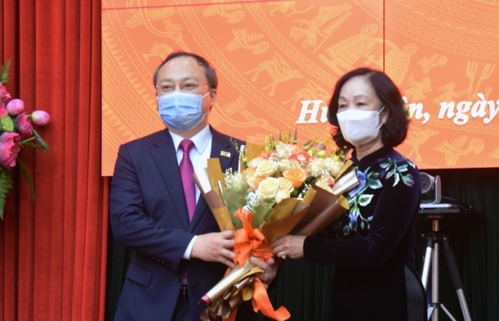 Công bố quyết định của Bộ Chính trị về công tác cán bộ