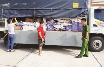 Thuốc lá lậu vẫn chưa thể hạ nhiệt trên biên giới Tây Nam