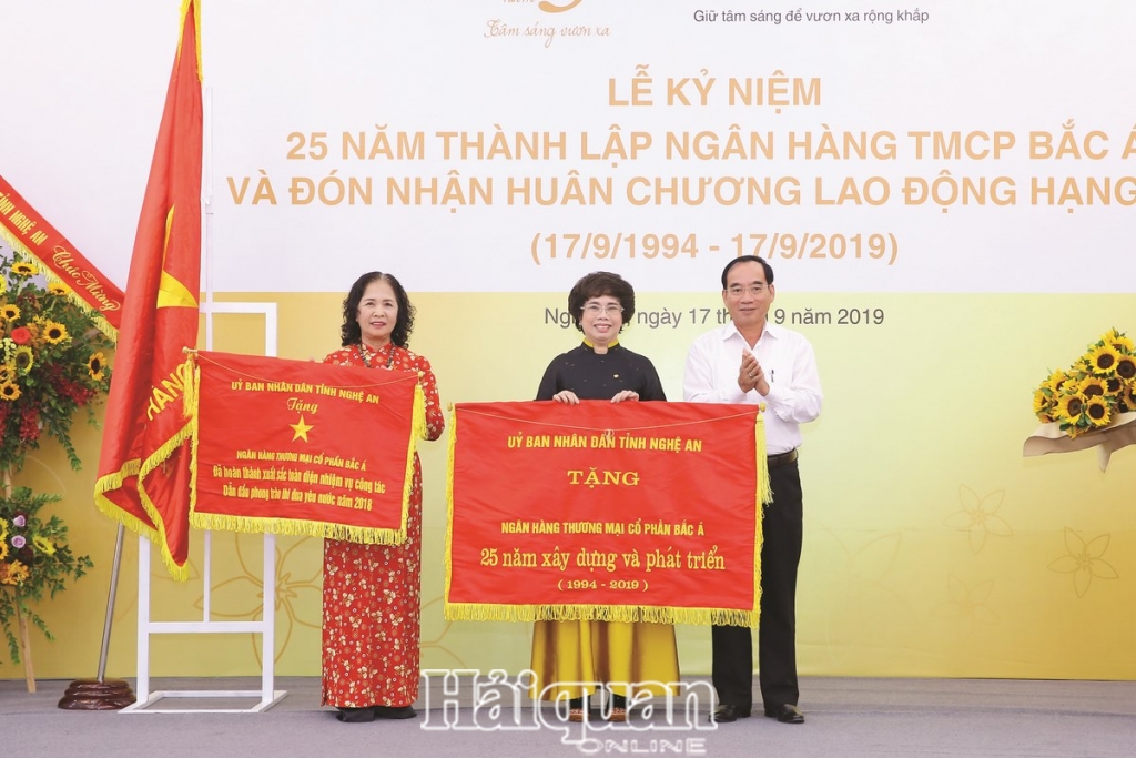 bac a bank ky niem 25 nam thanh lap va don nhan huan chuong lao dong hang ba