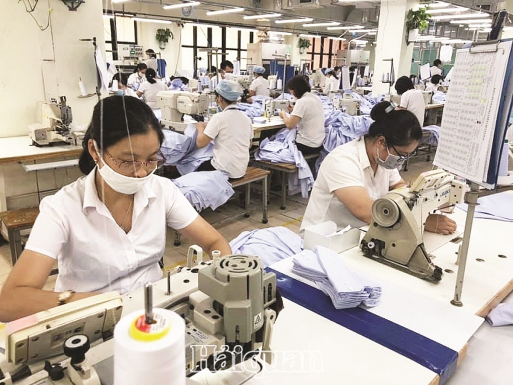 quy dinh lam them gio trong du thao bo luat lao dong sua doi doanh nghiep de pham luat