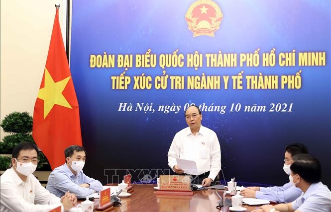 Chủ tịch nước Nguyễn Xuân Phúc tiếp xúc cử tri ngành y tế TPHCM