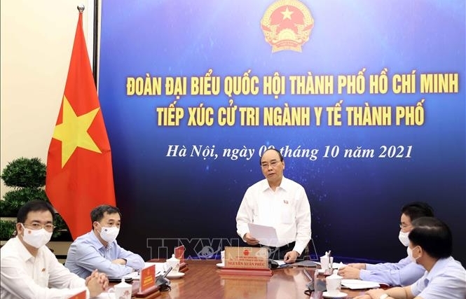 Chủ tịch nước Nguyễn Xuân Phúc tiếp xúc cử tri ngành y tế TPHCM