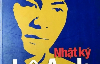 Một mối tình bền bỉ trong bom đạn