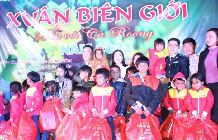 Thanh niên Hải quan Quảng Bình với chương trình “Xuân biên giới”