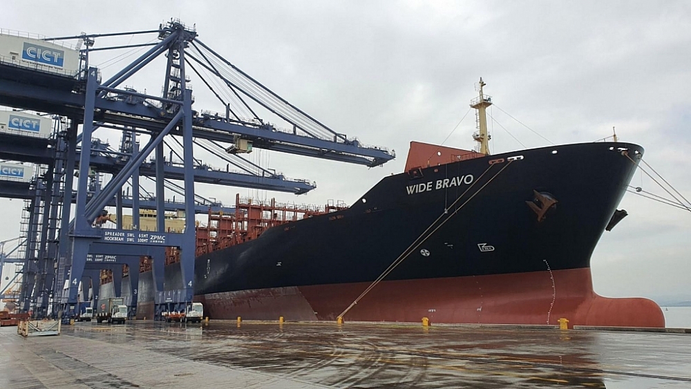 Hải quan Hòn Gai đón tàu container đầu tiên