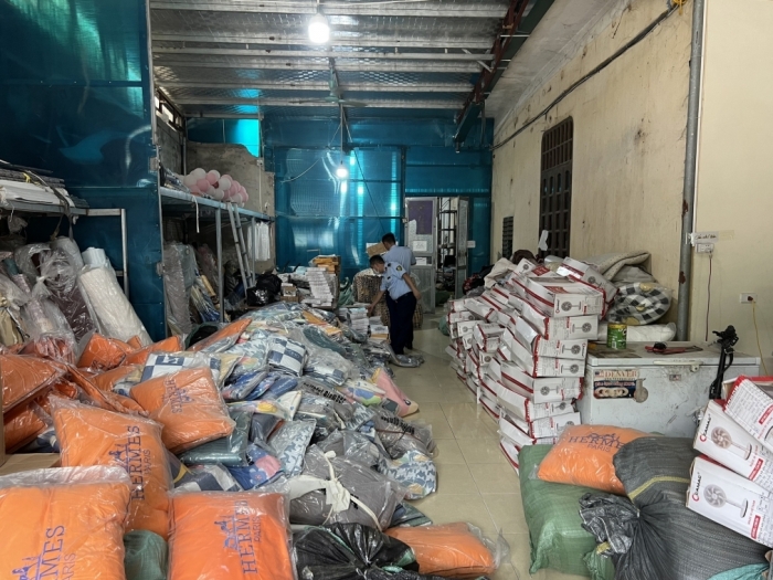 Tổng cục Quản lý thị trường được tặng Bằng khen về thành tích bắt hàng lậu