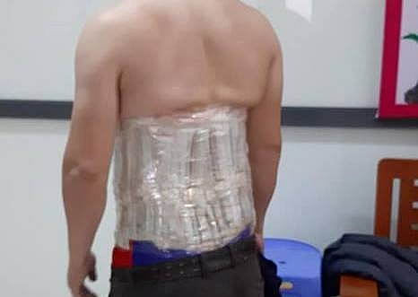 cuon 58 chiec dong ho quanh nguoi khi nhap canh