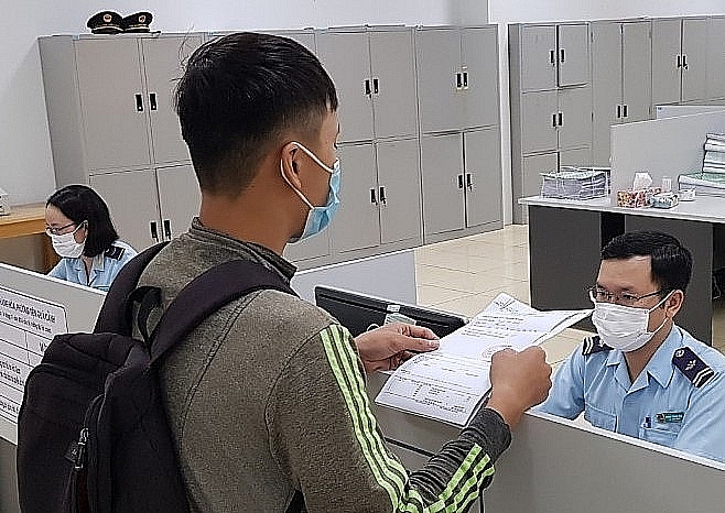 Hoạt động nghiệp vụ tại Chi cục Hải quan cửa khẩu Lao Bảo, Cục Hải quan Quảng Trị. Ảnh: Q.H