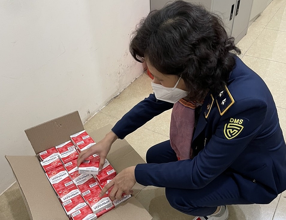 Hà Nội: Thu giữ gần 500 hộp thuốc Arbidol điều trị Covid