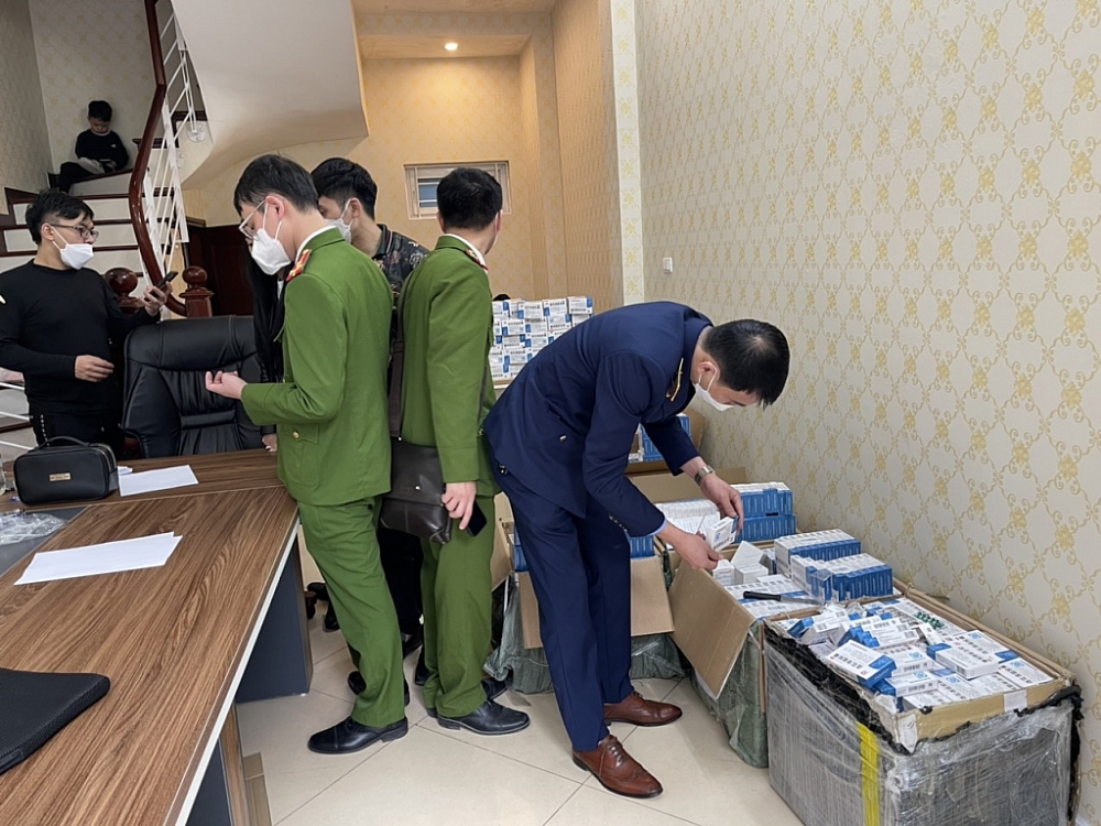 Lực lượng chức năng kiểm tra cơ sở vi phạm. Nguồn Tổng cục QLTT