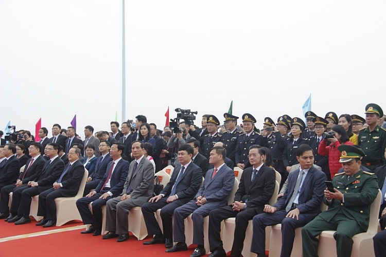 sang nay chinh thuc thong quan cau bac luan ii mong cai quang ninh