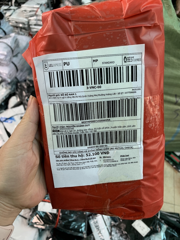 Phá kho chứa quần áo giả mạo nhãn hiệu LV, Gucci, Nike