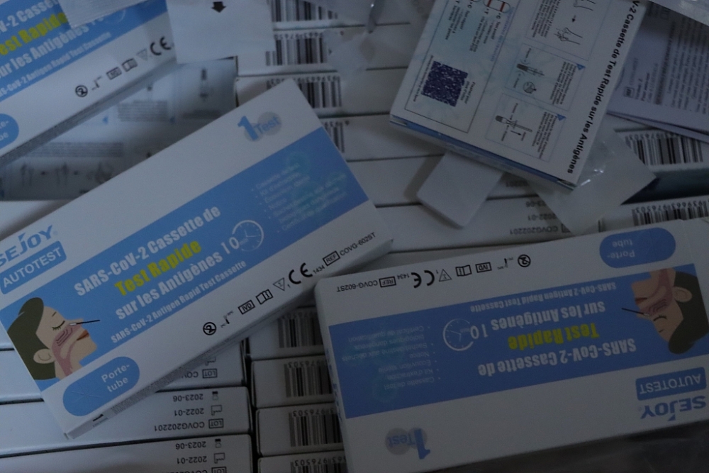 Hà Nội: Thu giữ lượng “khủng” kit test Covid-19, mỹ phẩm... 10 tỷ đồng