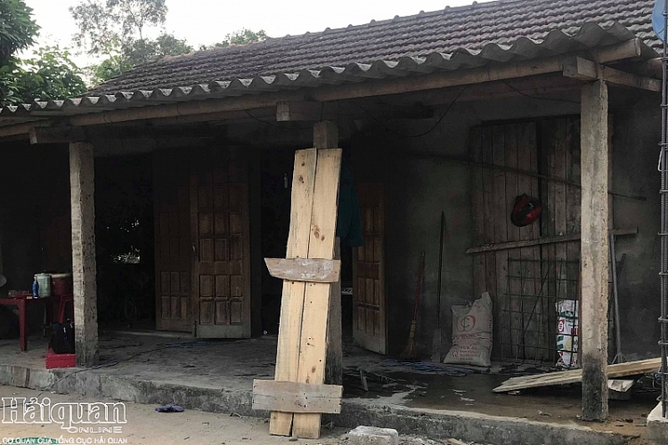 cong chuc hai quan quang binh tham gia ung ho gia dinh co hoan canh kho khan