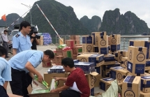 tong cuc truong tang giay khen vu bat hon 53000 bao thuoc la ngoai