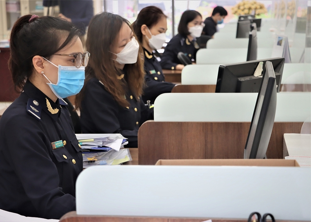 Hoạt động nghiệp vụ tại Chi cục Hải quan cửa khẩu cảng Hòn Gai (Cục Hải quan Quảng Ninh). Ảnh: Thái Bình