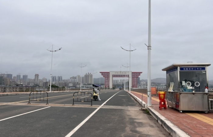 Ghi nhận ngày đầu cầu Bắc Luân II thông quan trở lại