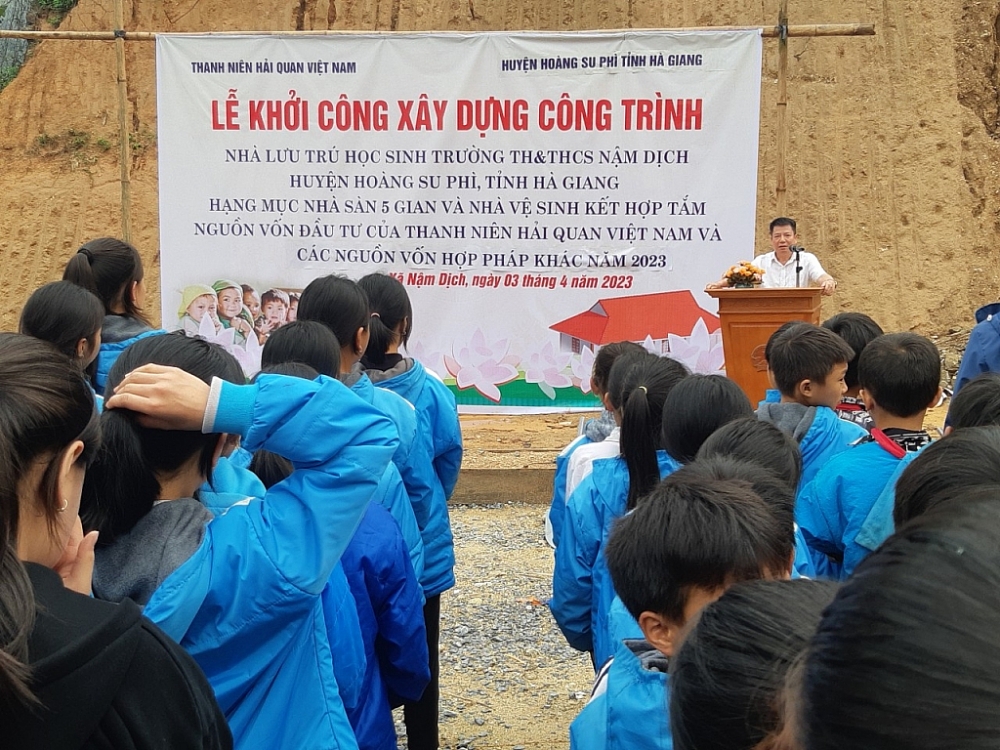 Quang cảnh lễ khởi công công trình nhà lưu trú.