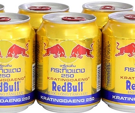 phat tien 2 lai xe van chuyen trai phep 800 thung nuoc tang luc thai lan
