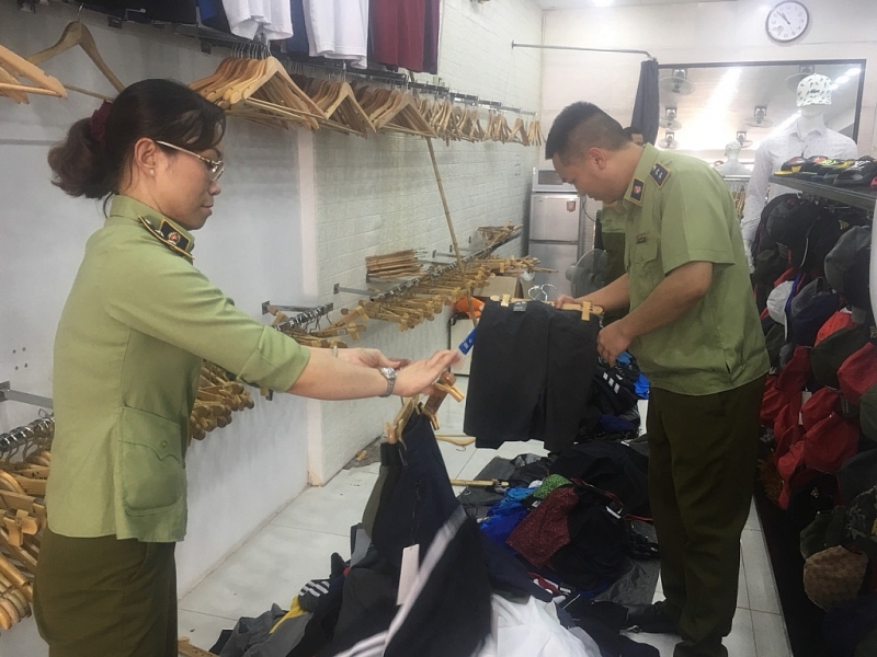 truy quet cac diem kinh doanh tui xach vi da gia thuong hieu noi tieng