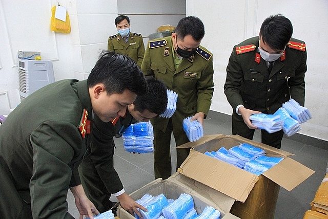 ha noi thu giu hon 1 trieu san pham khau trang nuoc rua tay