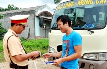 Quảng Ninh tạm dừng hoạt động hàng ăn, sân golf... từ 0 giờ ngày 15/5