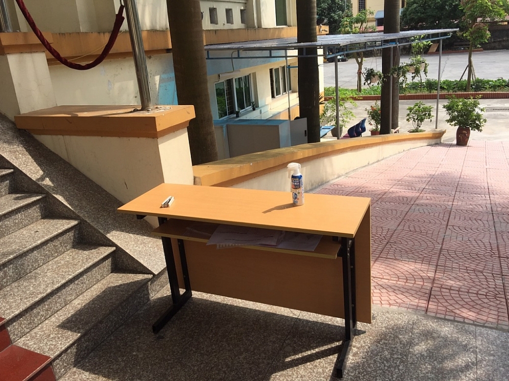 Bàn tiếp nhận hồ sơ tại chi cục.