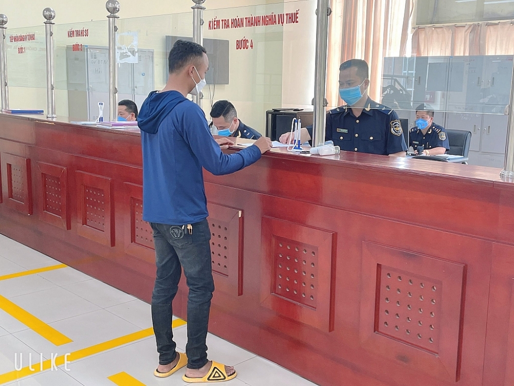 Hoạt động nghiệp vụ tại Chi cục Hải quan cửa khẩu Hoành Mô ngày 9/5. Ảnh do Chi cục cung cấp.