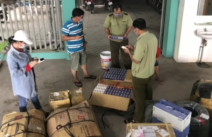 Phát hiện xe tải vận chuyển 1.400 bao thuốc lá nhập lậu