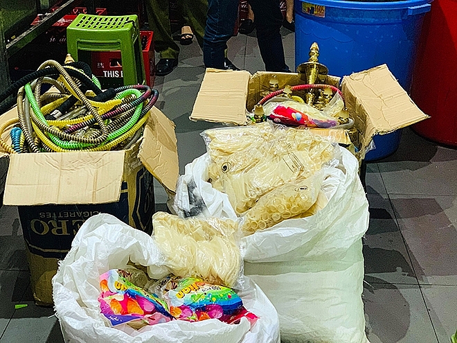 ha noi thu giu hon 10000 qua bong cuoi