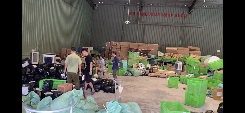 loi dung kinh doanh buu chinh de van chuyen tieu thu hang lau