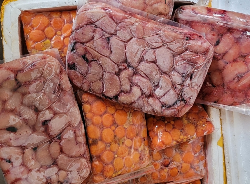 Cận cảnh hàng hóa vi phạm.