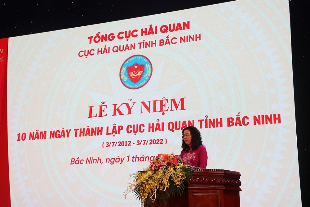 Thứ trưởng Bộ Tài chính Vũ Thị Mai phát biểu tại buổi lễ. Ảnh: Q.H