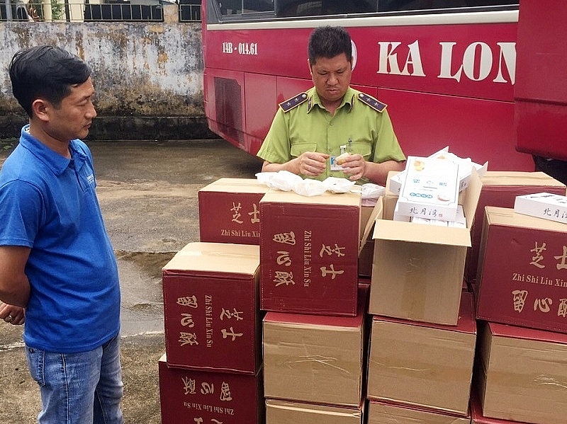 van chuyen trai phep gan 4000 chiec banh ngot co xuat xu trung quoc