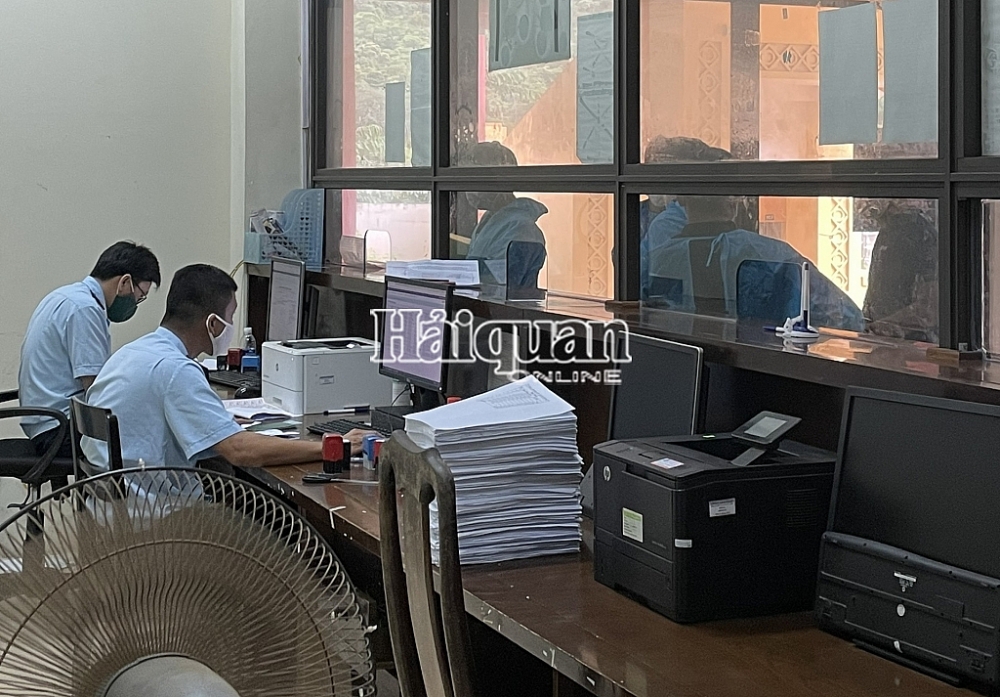 Hơn 2 triệu tấn hàng hóa xuất nhập khẩu, quá cảnh qua cửa khẩu Cha Lo