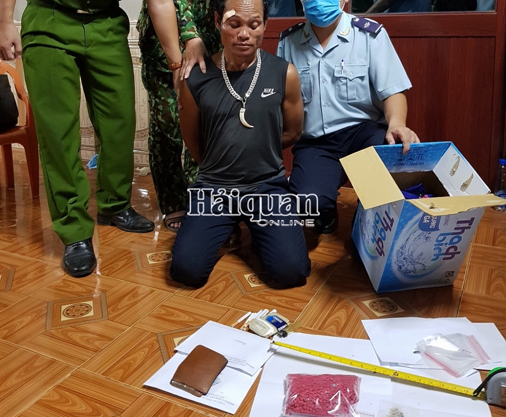 Đối tượng cùng tang vật.