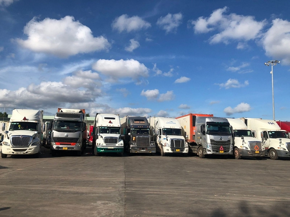 Hàng hóa tập kết tại Lối mở Km3+4.