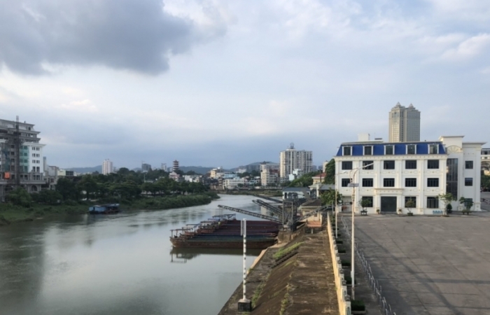 Móng Cái: Tạm dừng thông quan hàng tinh bột sắn qua Lối mở Km 3+4