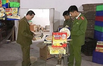 Hà Nội: Thu giữ gần 1,6 tấn dầu gội, dầu xả không rõ nguồn gốc
