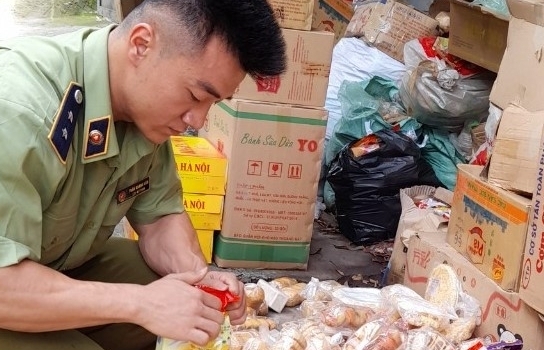 Liên tiếp phát hiện đồ chơi trẻ em, bánh kẹo nhập lậu