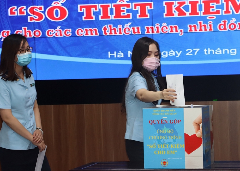 Hình ảnh Lễ phát động chương trình “Sổ Tiết kiệm cho em” của thanh niên Hải quan