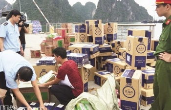 Cao điểm chống buôn lậu, hàng giả dịp Tết Nguyên đán Canh Tý