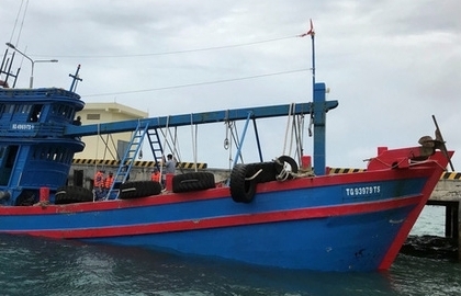 Hoán cải tàu cá để buôn lậu xăng dầu