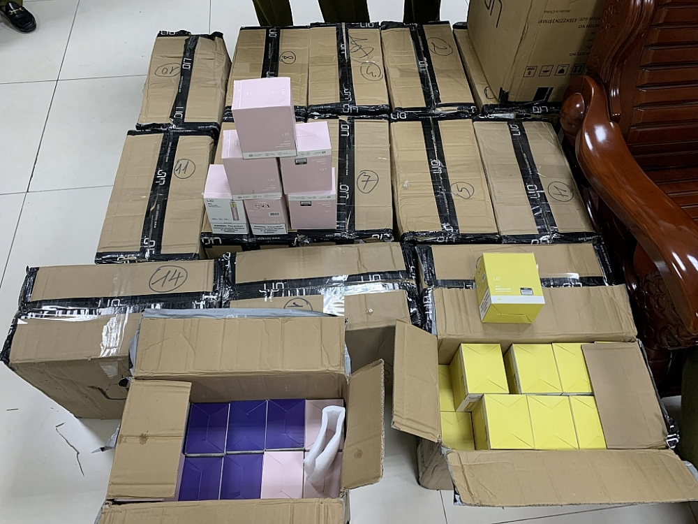 Thuốc lá điện tử bị lực lượng chức năng thu giữ.
